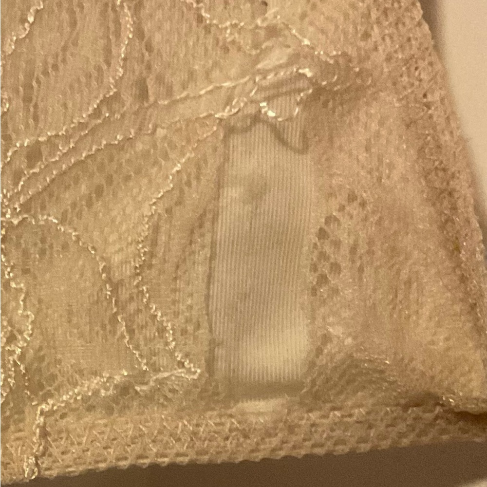 Maidenform 34D bra bundle - Picture 8 of 8